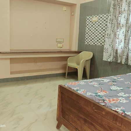 Selvams Home Stay Tiruchchendūr Exteriör bild